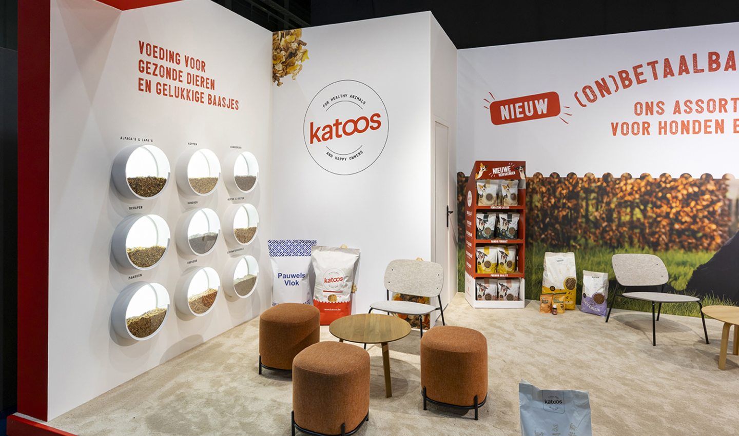 Katoos, Voeders Decadt - Anido