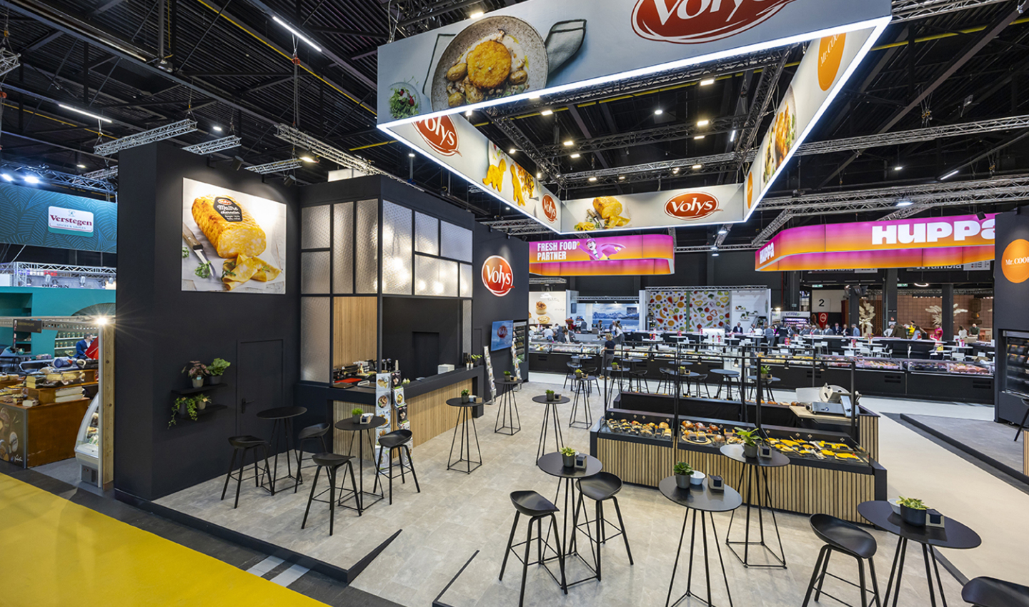 Mr. Cook, Volys - Tavola