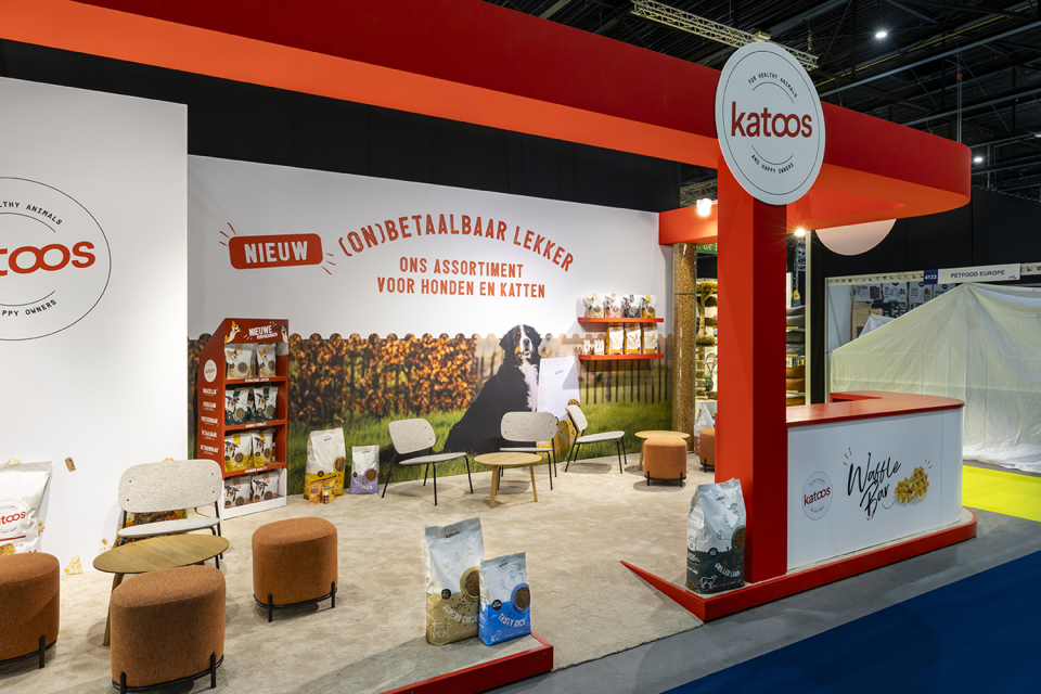 Katoos, Voeders Decadt - Anido