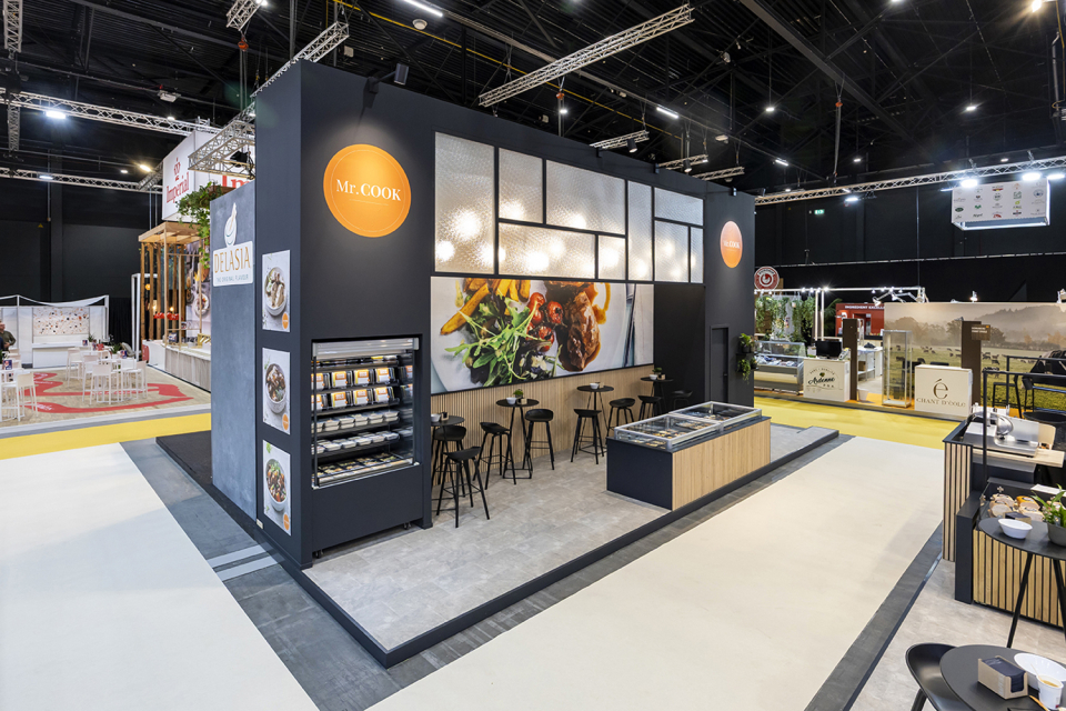 Mr. Cook, Volys - Tavola