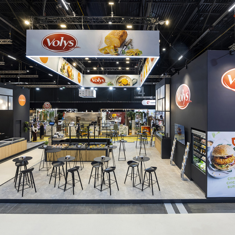 Mr. Cook, Volys - Tavola